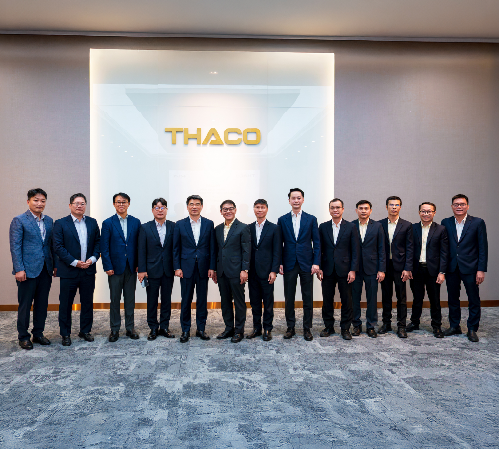 Lãnh đạo Tập đoàn Kia thăm và làm việc tại THACO AUTO, khẳng định vị thế chiến lược của thị trường Việt Nam